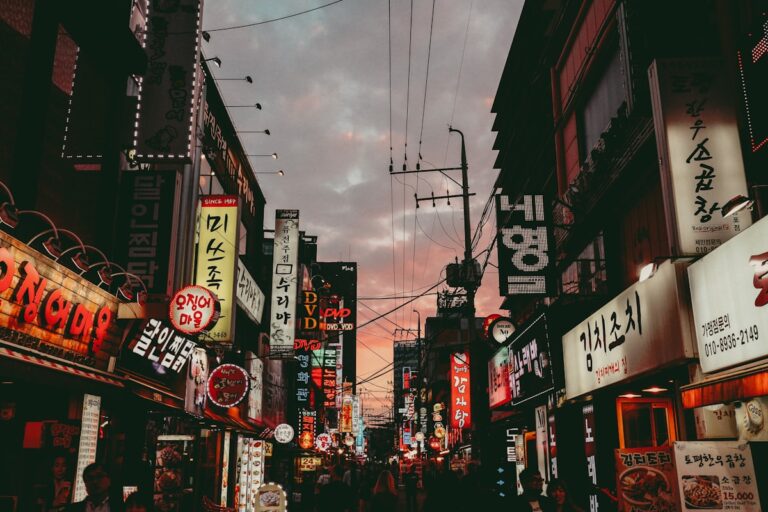 Apgujeong Rodeo 2026: K-Pop Idol Hotspots & Fine Dining Guide